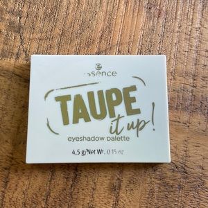 essence ‘taupe it up!’ eyeshadow palette